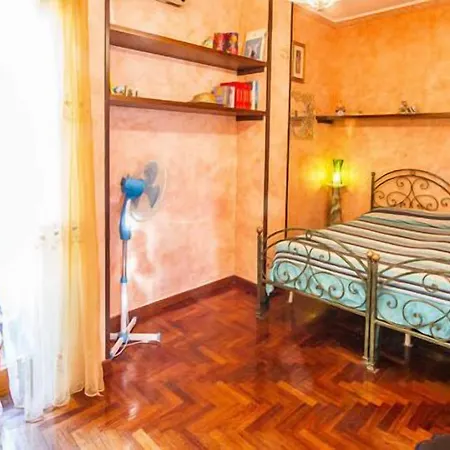 Via Cosimo De Giorgi Bed and breakfast 2*