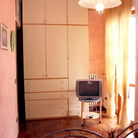 Via Cosimo De Giorgi B&B