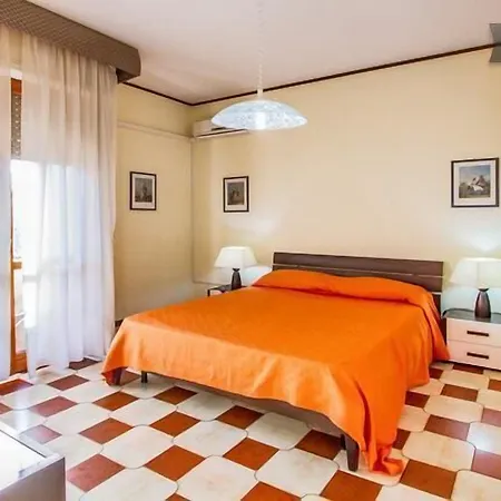 Via Cosimo De Giorgi Bed and breakfast 2*