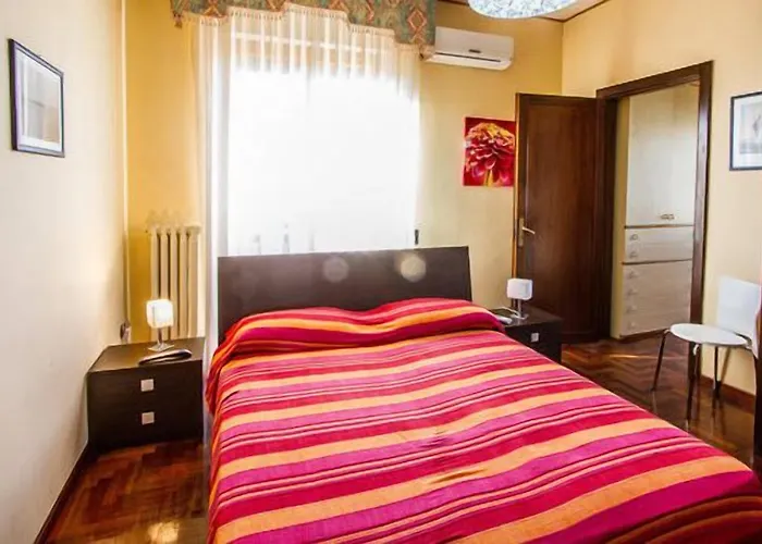 Couette-café Via Cosimo De Giorgi 2*